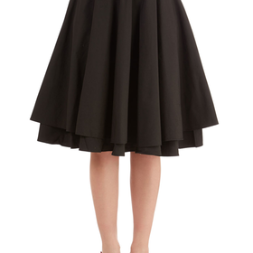 Essential Elegance Skirt in Black