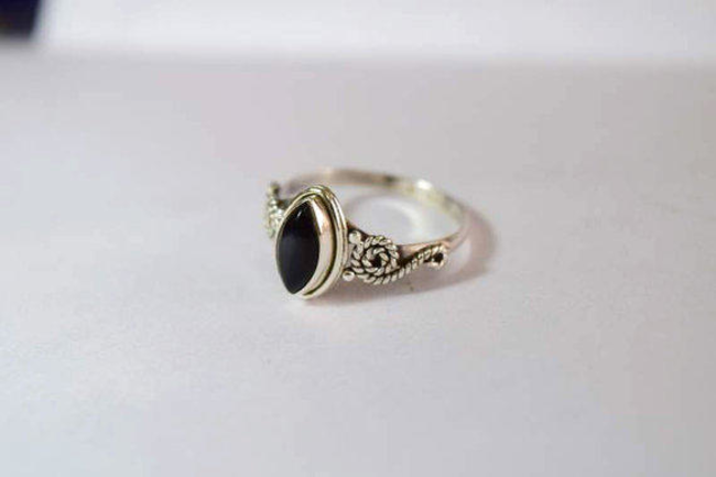 Black Onyx Stone Ring Silver Ring Silver Black Onyx Ring Stone Ring 92 5 Sterling Silver Natura Etsy Com Price Drop Discount Codes Alerts Booly