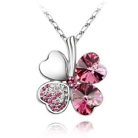 Fashion New Exquisite Elegant Crystal Lucky Clover Heart Pendant Necklace HOT