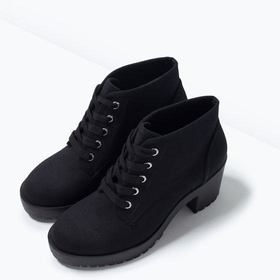 Ankle boot with rubber sole